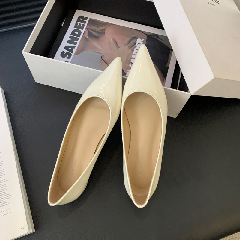 2026 New French Style Pointed Toe Patent Leather Flat Shoes for Women with Built-in Heel Nude Color - Image 4