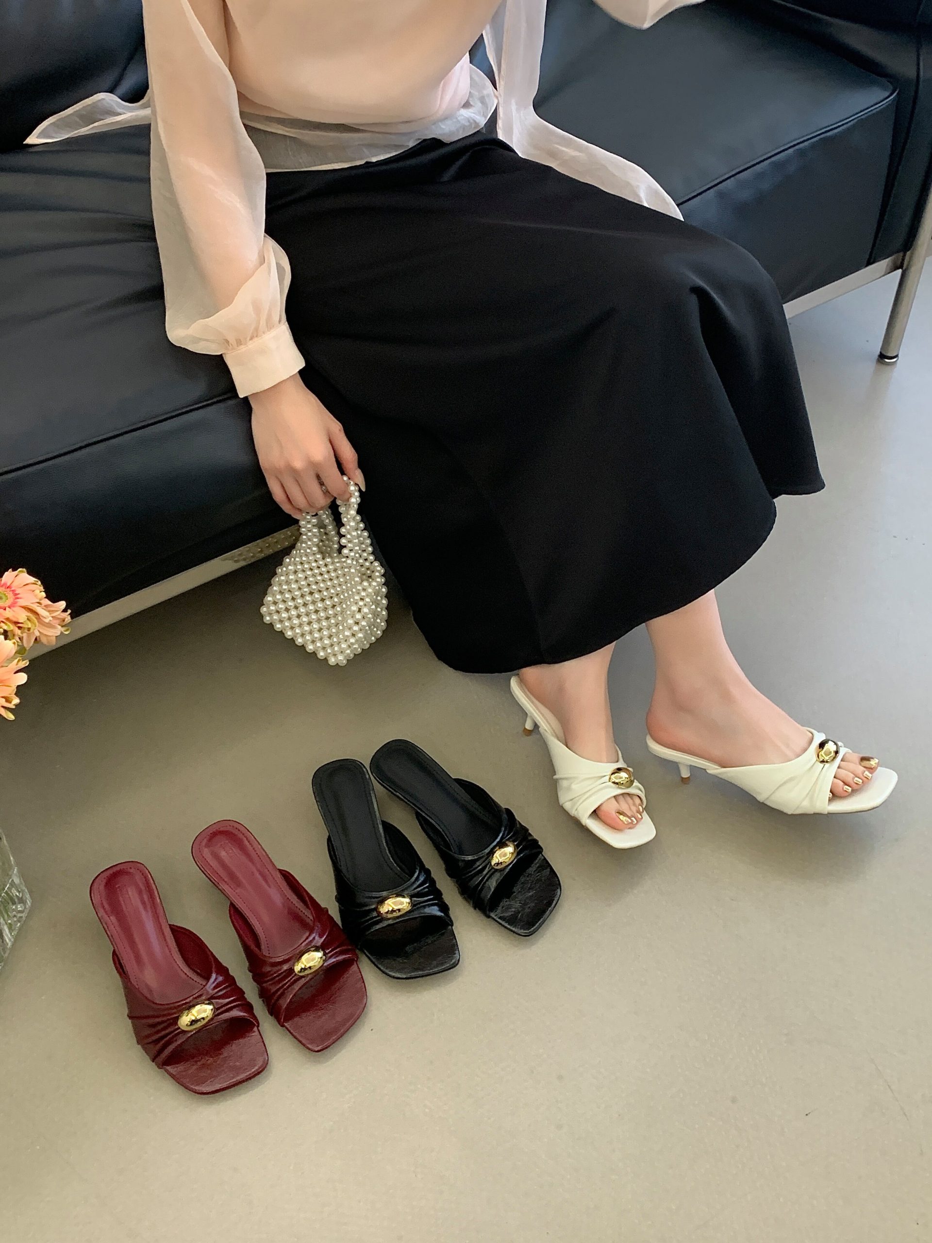 French Pleated One-Strap Women's Summer Slippers 2026 New Style Thin Heel Metal Buckle Fairy Style Elegant Casual Sandals