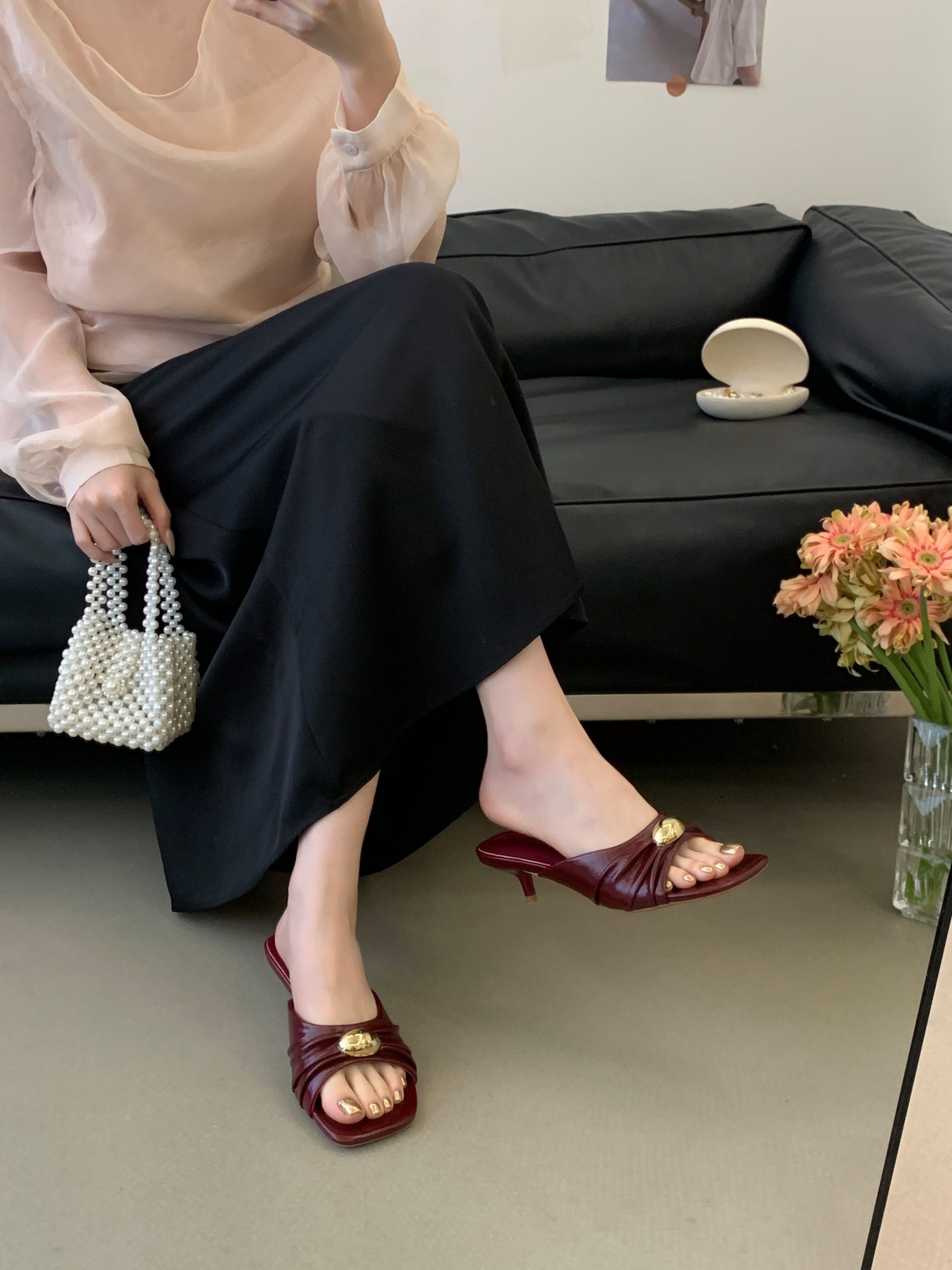 French Pleated One-Strap Women's Summer Slippers 2026 New Style Thin Heel Metal Buckle Fairy Style Elegant Casual Sandals - Image 3