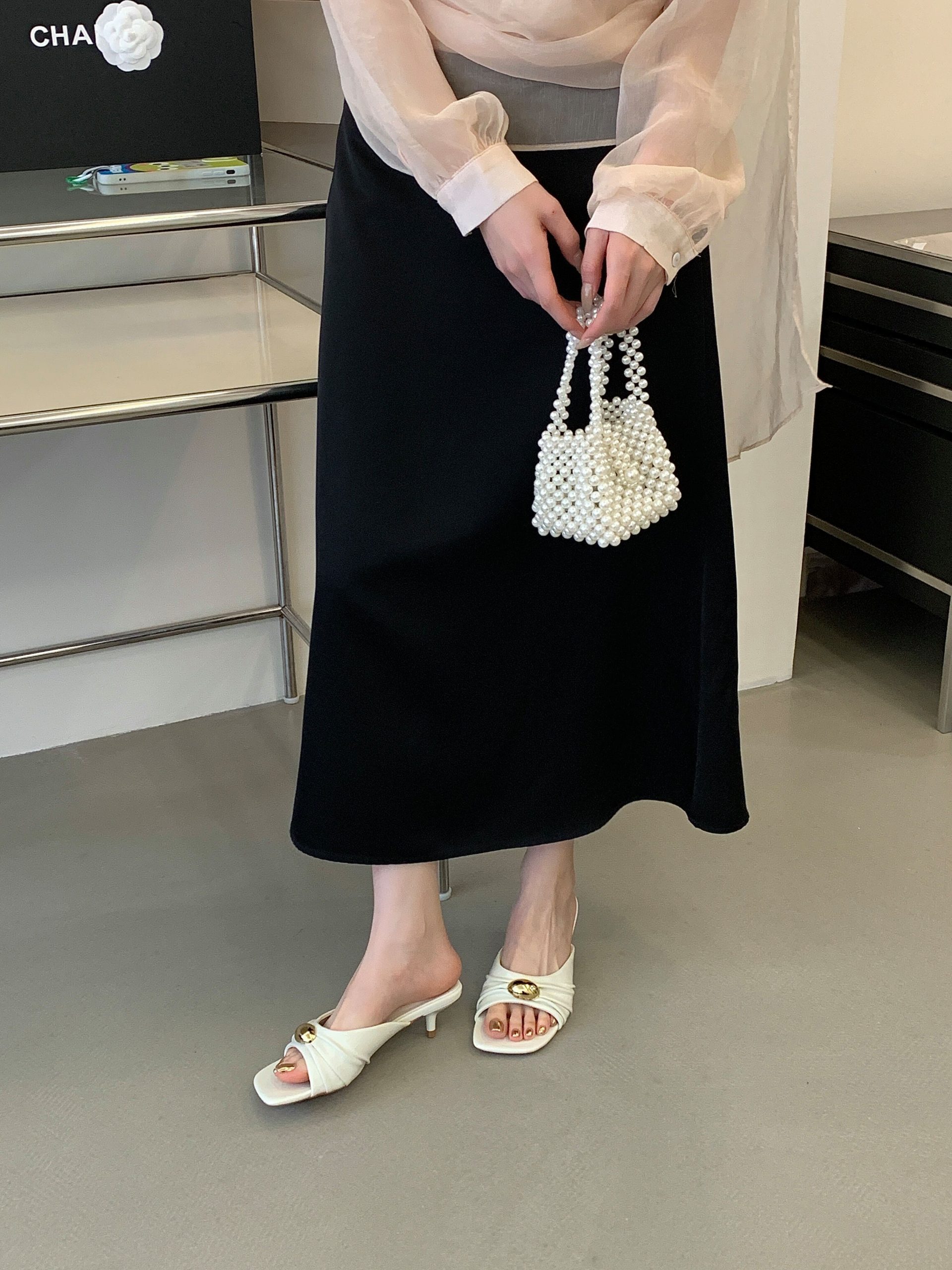 French Pleated One-Strap Women's Summer Slippers 2026 New Style Thin Heel Metal Buckle Fairy Style Elegant Casual Sandals - Image 4