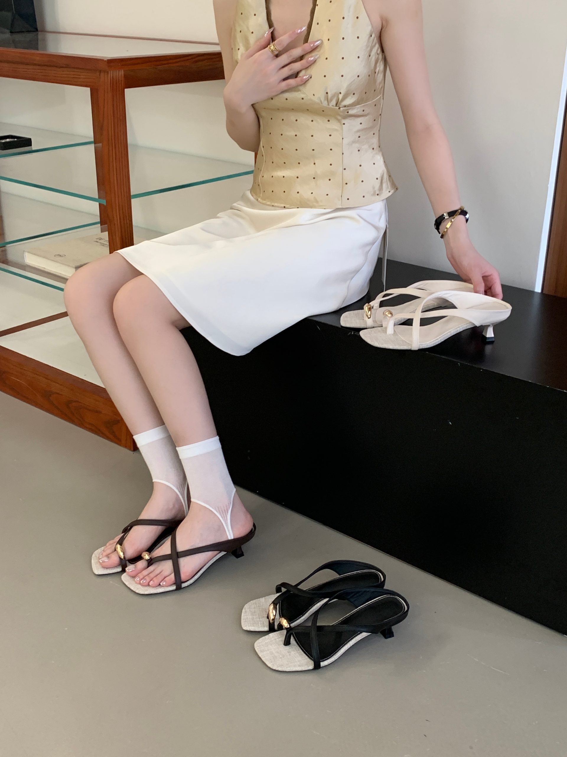 French Style Women's Summer Slippers 2026 New One-Strap High Heel Shoes Roman Sandals