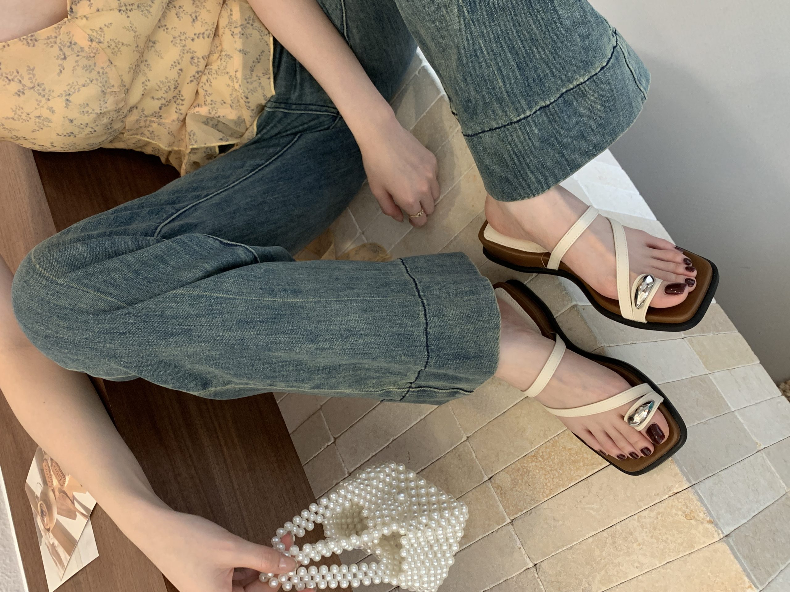 Korean Style Black Toe Loop Slippers for Women 2026 Summer New Fashion Flat Sandals - Image 3